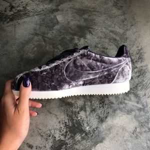 NIKE 👾 CLASSIC CORTEZ